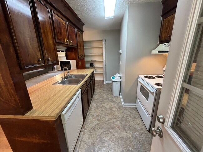 Building Photo - 26 Cutlers Ct