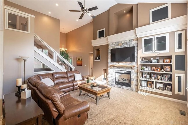 Building Photo - Immaculate Home in a Golf Course Community