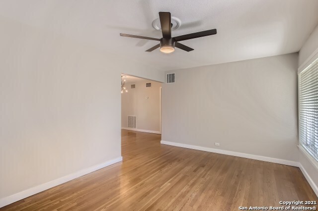 Building Photo - 519 Byrnes Dr