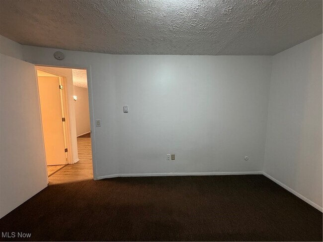 Building Photo - 4107 Orchard Dale Dr NW