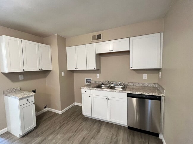 Building Photo - Okolona Home
