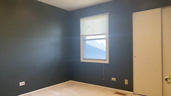 Building Photo - 385 Grissom Ct