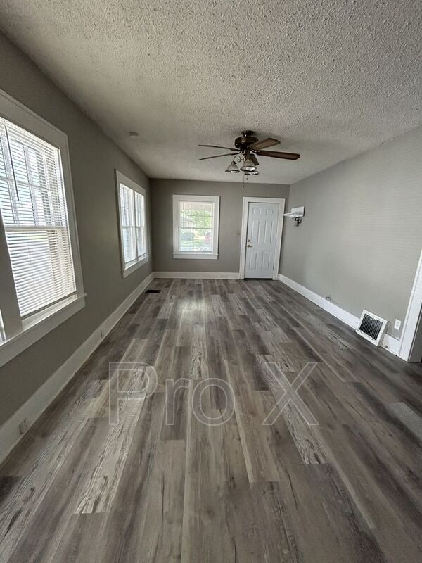 Building Photo - 419 E Jackson St