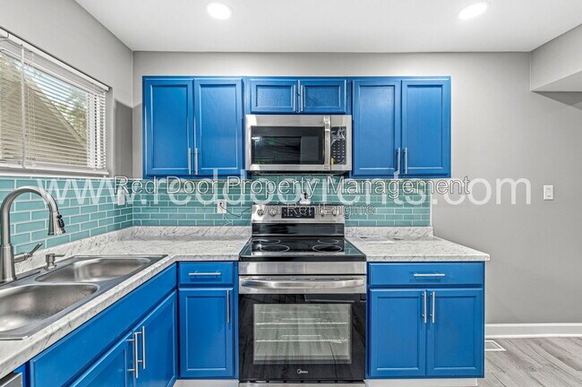 Building Photo - 3340 N Sherman Dr