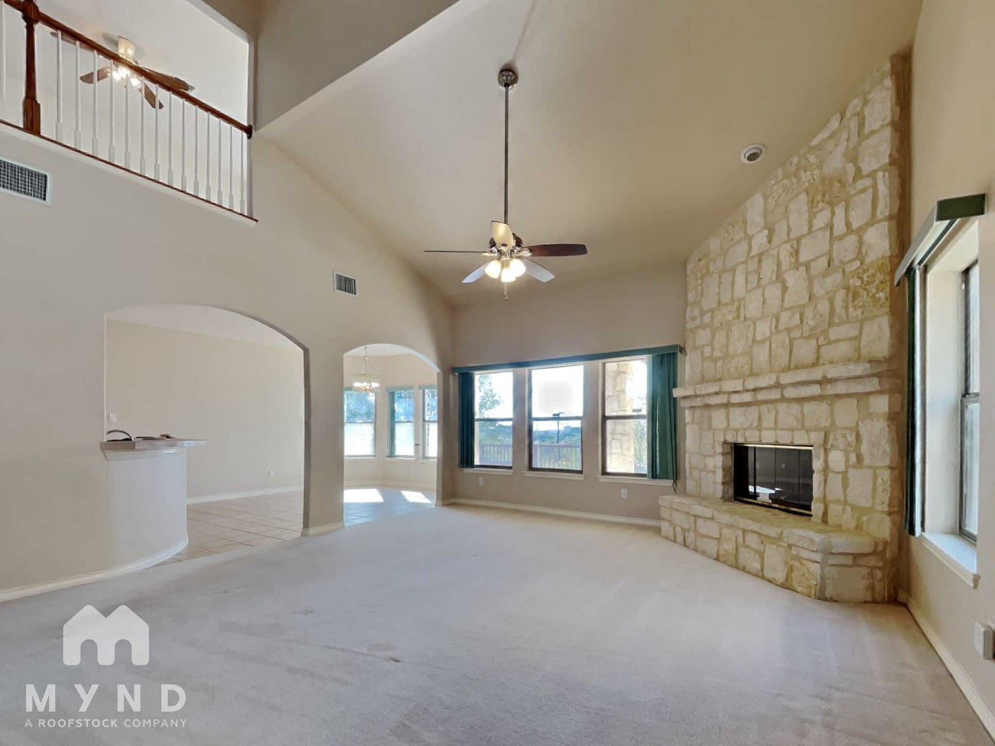 Building Photo - 914 Almadin