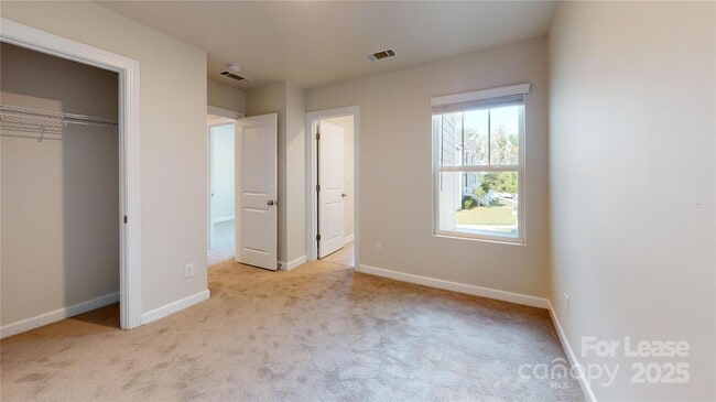 Building Photo - 2517 Greenmarket Dr