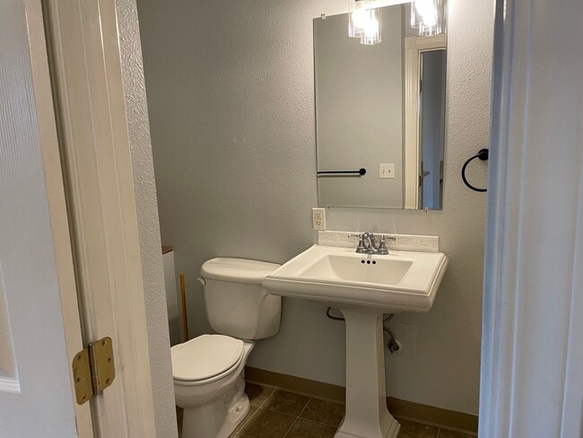 Building Photo - M1614 #1-3