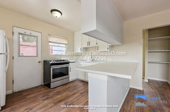 Building Photo - 550 Ritchey St