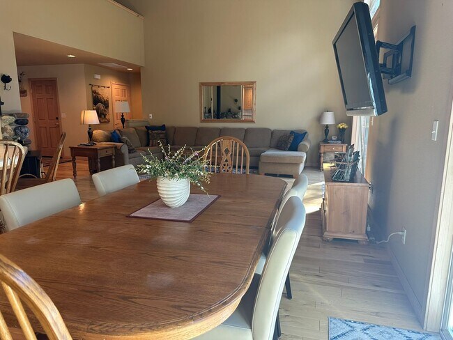 Building Photo - Tahoe Donner Ski Lease