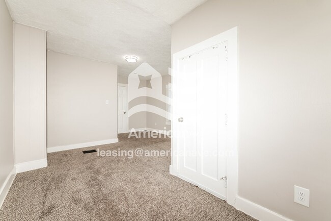 Building Photo - 324 Pointview Ave