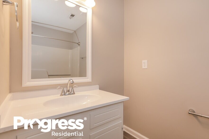 Building Photo - 6535 Andora Dr