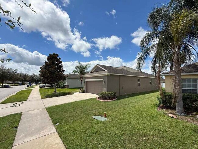 Building Photo - 930 Meadow Glade Dr