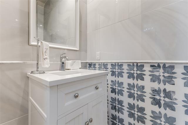 Building Photo - 1725 G Ave