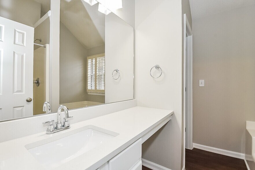 Building Photo - 459 Pecan Wood Cir