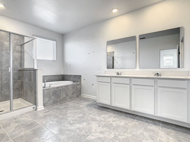 Building Photo - 409 Bogey Dr