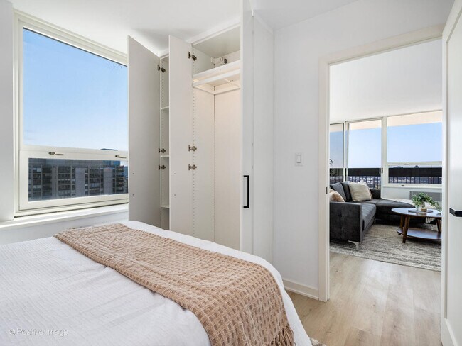 Building Photo - 1455 N Sandburg Terrace