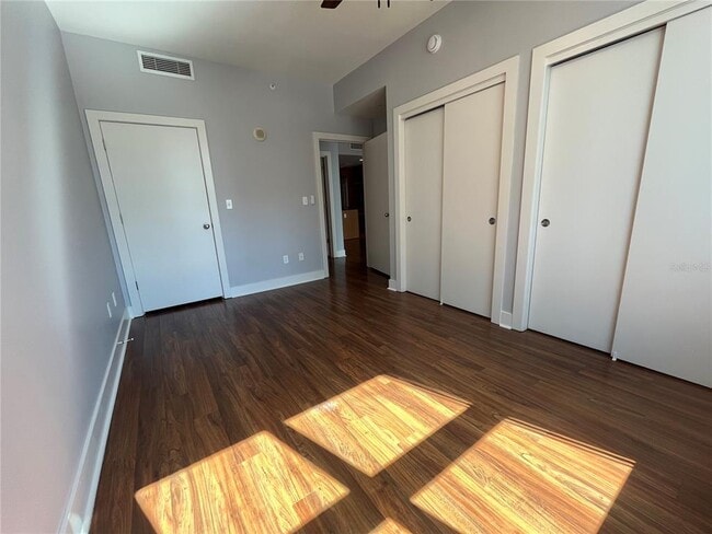 Building Photo - 1120 E Kennedy Blvd