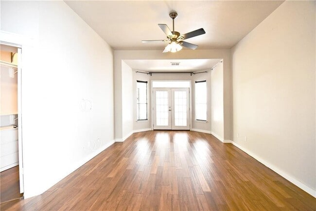 Building Photo - 1005 Cashew Ln
