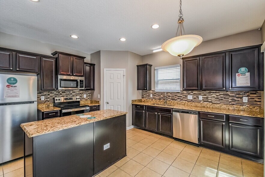 Building Photo - 211 Buck Run Way
