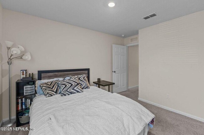 Building Photo - 943 Capitol Pkwy