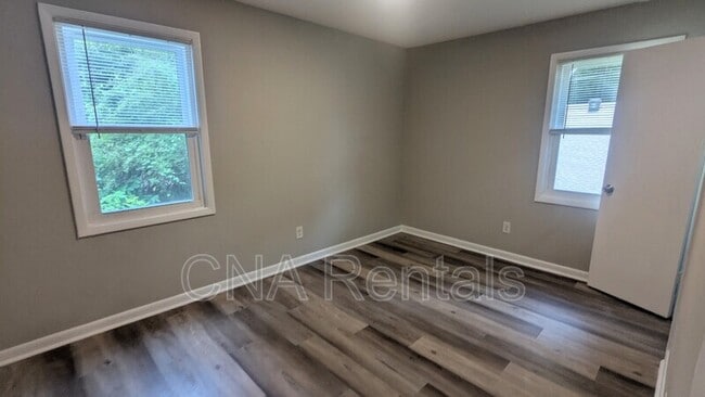 Building Photo - 838 Wilson Cir SW
