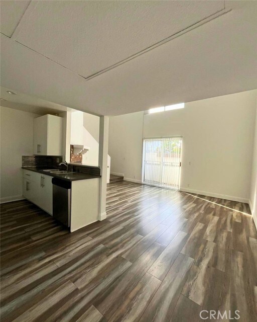 Building Photo - 3632 Dunn Dr