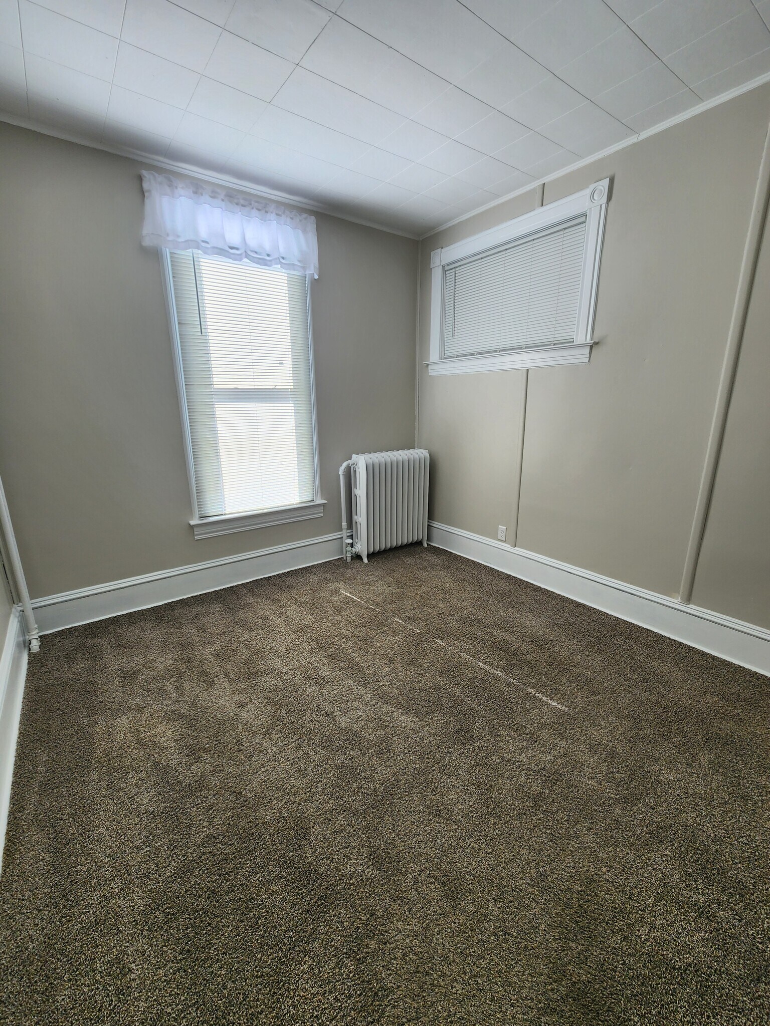 Building Photo - 302 W Elm St