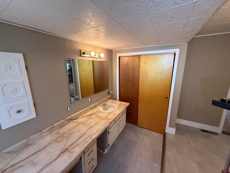 Building Photo - 125 S 7th St