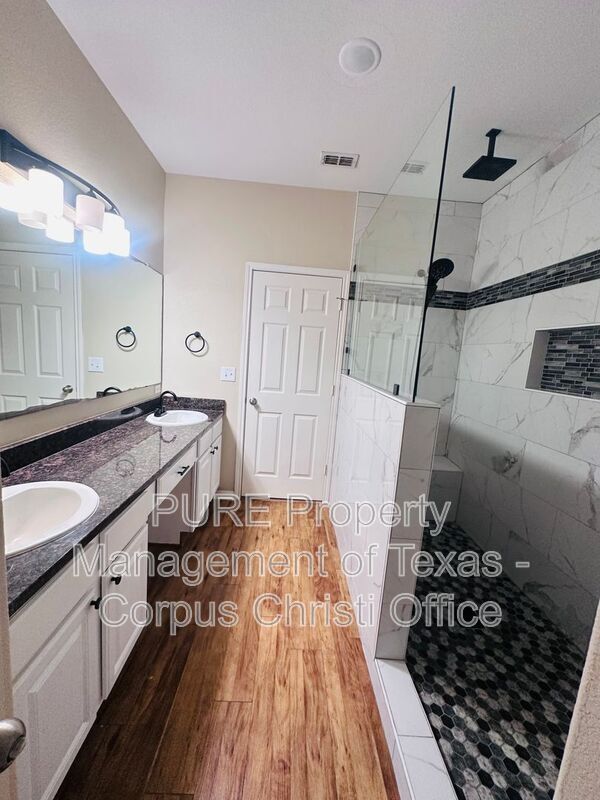 Building Photo - 6017 Tapestry Dr