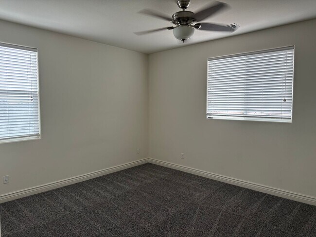 Building Photo - Just reduced! Beautiful home in templeton