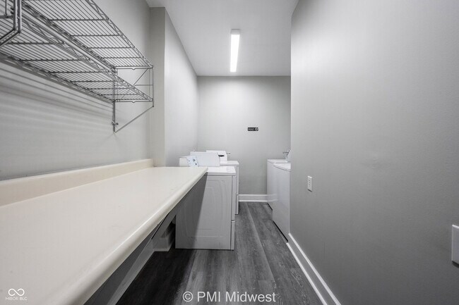 Building Photo - 2060 N Delaware St