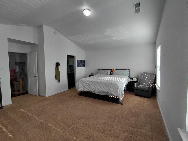 Building Photo - 836 Chariot Way