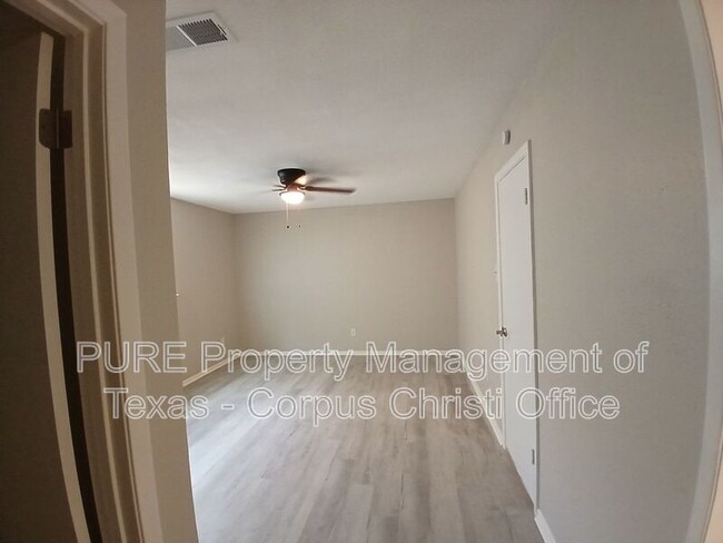 Building Photo - 5001 Middlecoff Cir