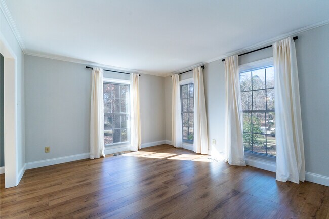 Building Photo - 5603 Ventura Dr