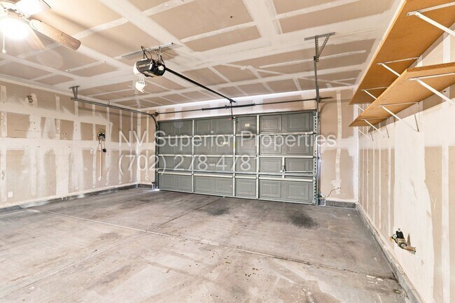 Building Photo - 8713 W Majestic Pine Ave