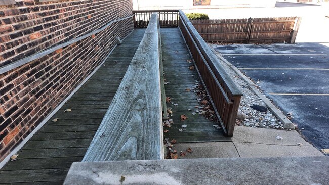 Building Photo - Elevate Your Lifestyle, Stunning 3-Bedroom Loft in Evanston