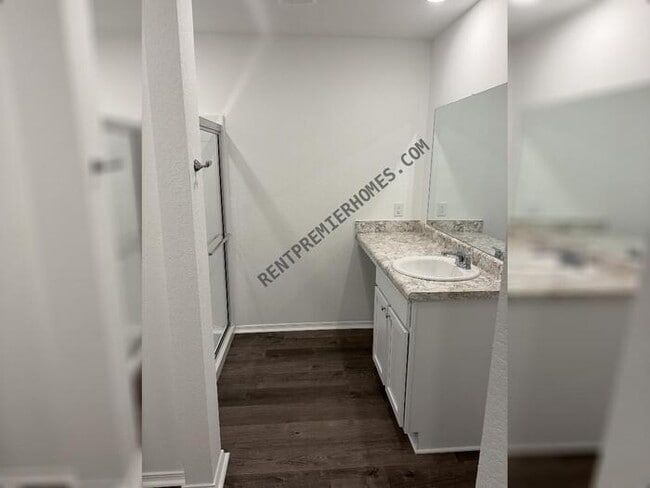 Building Photo - 102 Powder River Dr