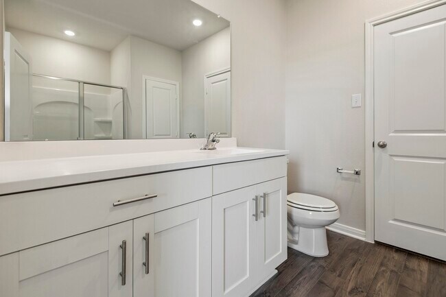 Building Photo - 15838 Berry Hl Dr