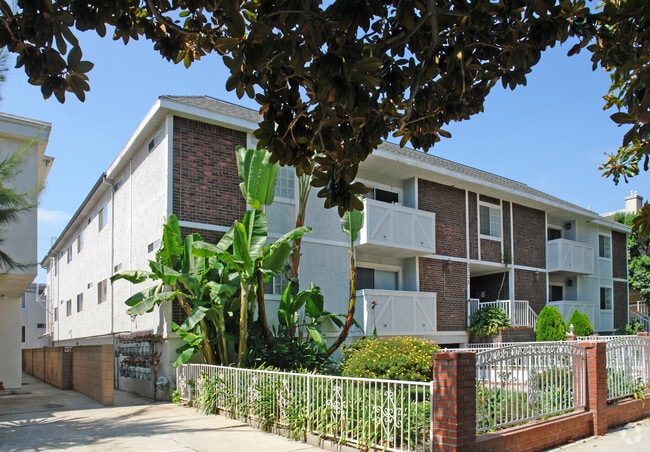 Primary Photo - 3725 S Canfield Ave
