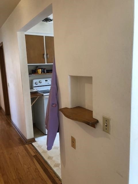 Building Photo - 921 Haywood Dr