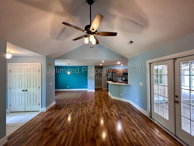 Building Photo - 23 Creekstone Ln