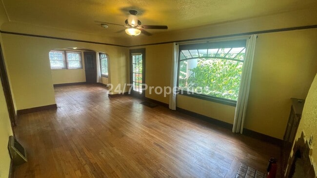 Building Photo - Rustic and Updated 3BD | 1.5 BA  Farmhouse with Large Shop!