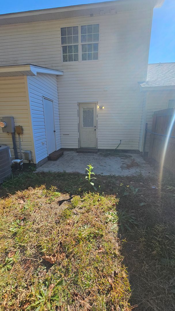 Building Photo - 2 BR 2.5 BA in Hunters Creek