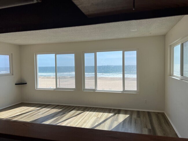 Building Photo - Surfside Colony Gated Community - Tri-Level Beachfront | 4Bd/2.5Ba | Ocean Views