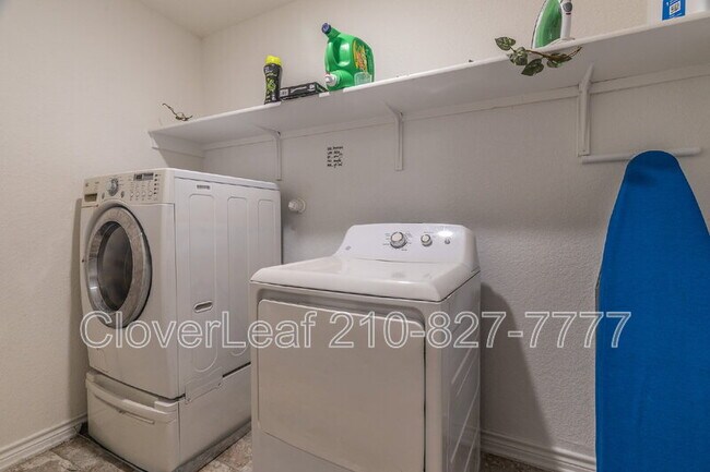 Building Photo - 10406 Labrado Dr