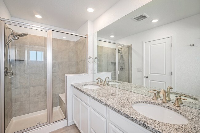 Building Photo - "Spacious 4-Bedroom Duplex Oasis with 3 Full Baths in Erie, CO - Your Perfect Home Awaits!"