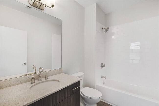 Building Photo - 966 Moda Dr