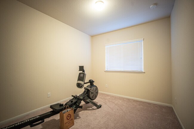 Building Photo - 4138 Falvel Shadow Creek Dr