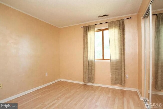 Building Photo - 818 Ravens Crest Dr