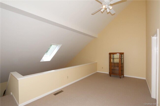 Building Photo - 218 Stoneway Ln
